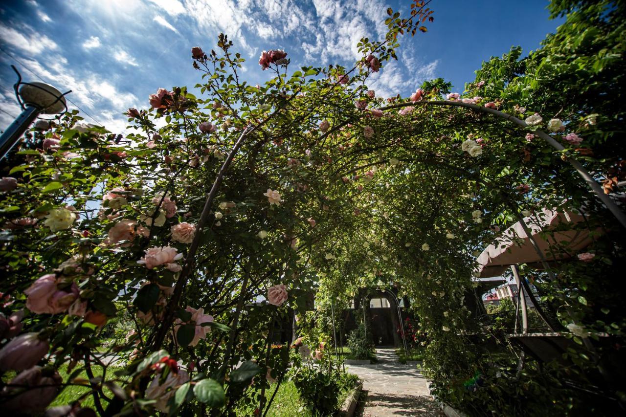קובולטי Chveni Ezo Boutique Hotel מראה חיצוני תמונה