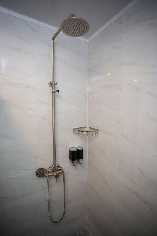 קובולטי Chveni Ezo Boutique Hotel מראה חיצוני תמונה