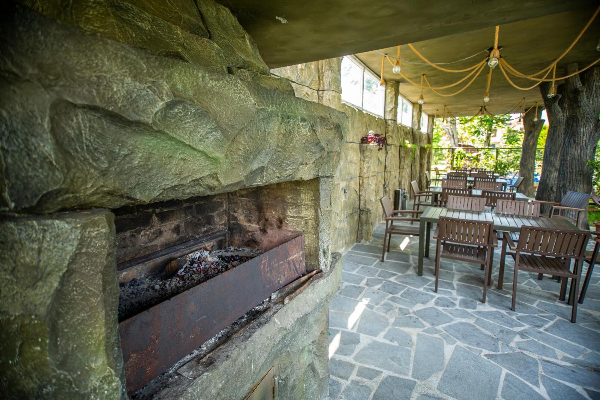 קובולטי Chveni Ezo Boutique Hotel מראה חיצוני תמונה